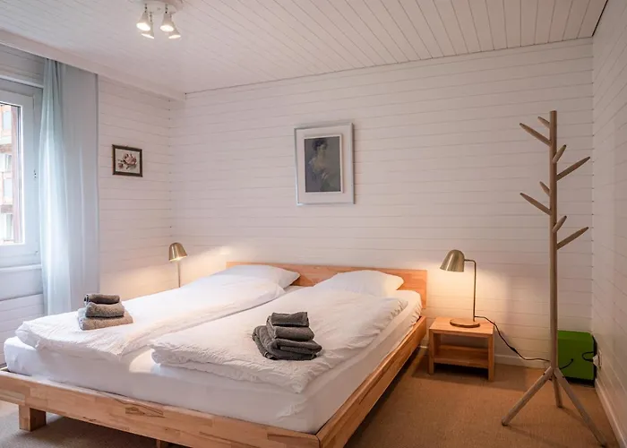 Tidu Modern Chic Stylish Apartment