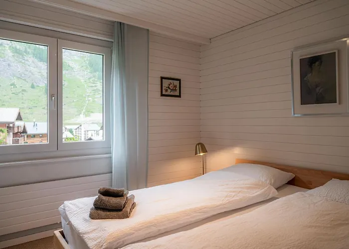 Tidu Modern Chic Stylish Apartment