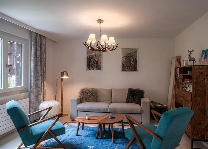 Tidu Modern Chic Stylish Apartment