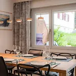 Apartment Tidu Modern Chic Stylish